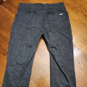 Tahari plaid capri